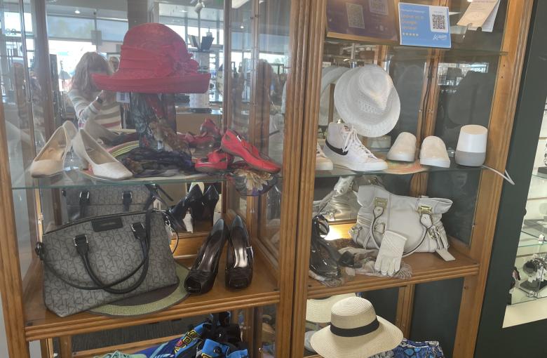Shoes, bags & hats